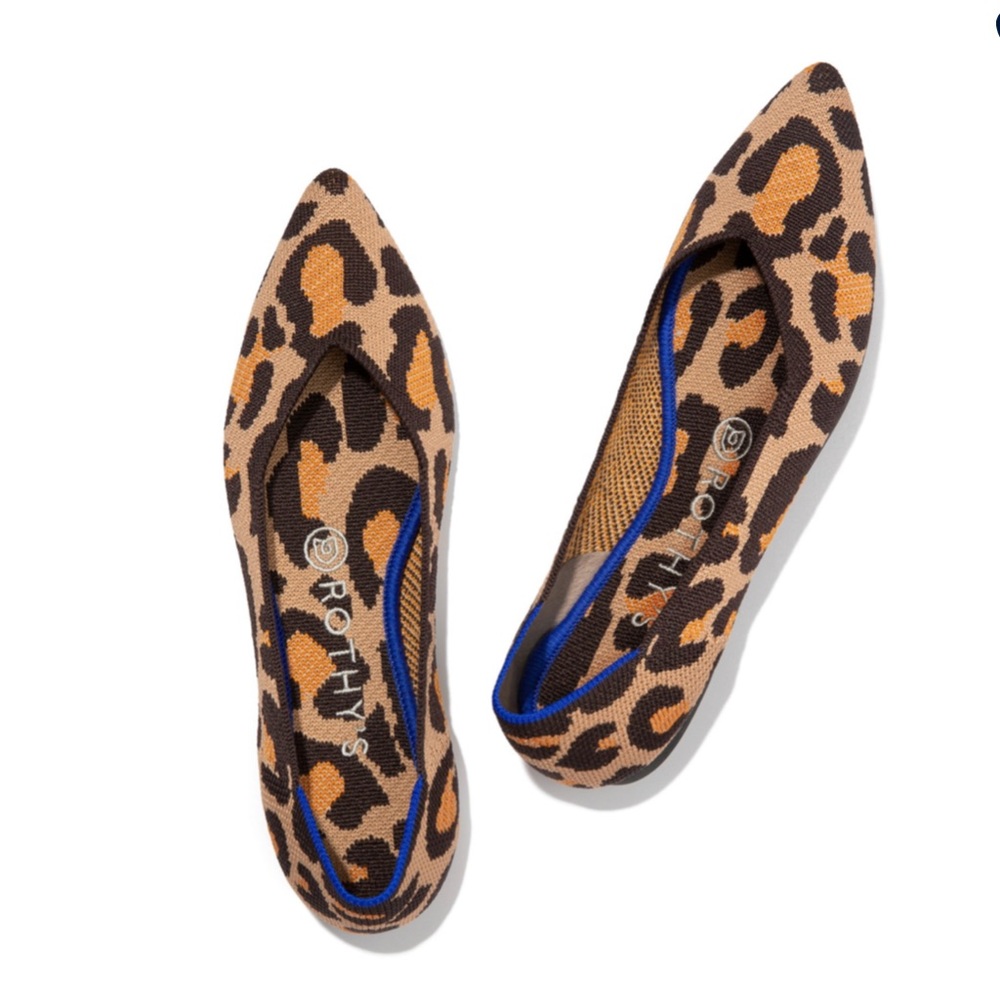 NWOT Rothys Big Cat Pointed Toe Flats